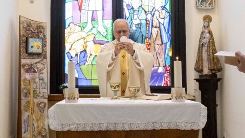 Pope Leo XIV Makes Surprise Visit to Dicastery for Bishops